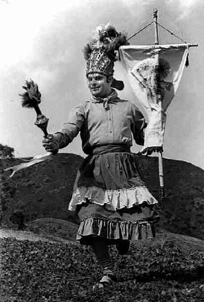 Bailadores Image #2
              Fiesta a San Ysidro - Apache Dance